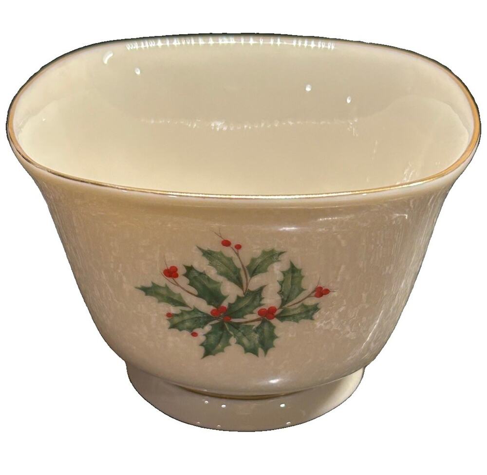 Lenox Footed Holiday Treat Bowl 24k Gold Trim Christmas Candy Dish USA Holly